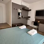 Seaside 3* نابولي